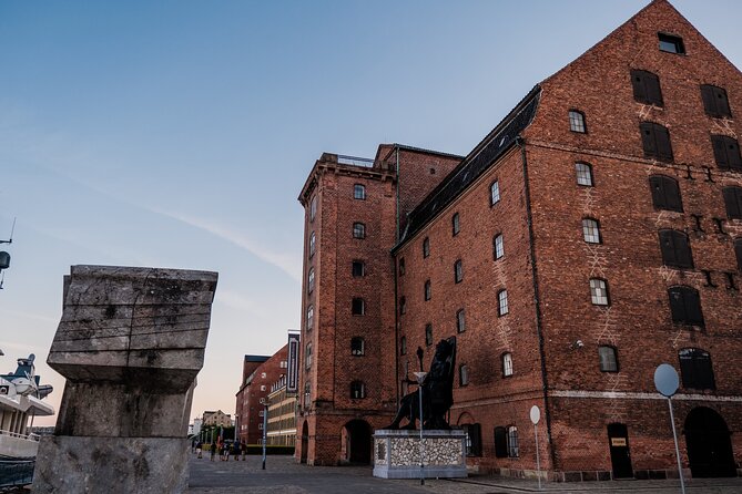 Historical Pod Walk Tour on the Slaves of Copenhagen - Highlights of the Pod Walk Tour