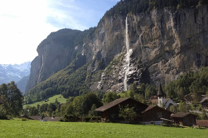 Interlaken Sightseeing: Lauterbrunnen, Brienz, Interlaken - Brienz: A Charming Lakeside Village