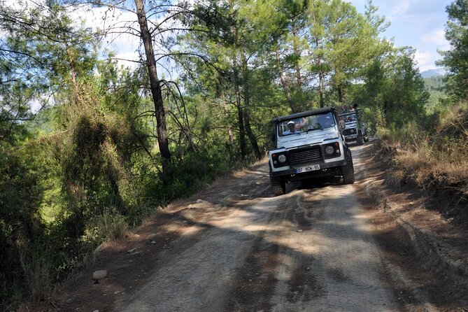 Jeep Safari Adventure From Side - Immersive Experience of Local Customs