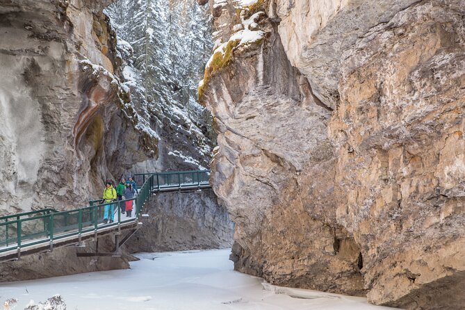 Johnston Canyon Private Guided Icewalk - What to Expect on the Johnston Canyon Icewalk