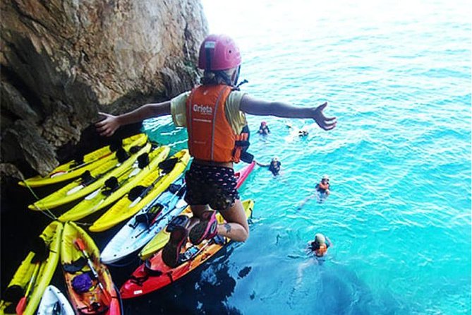 Kayak Excursion in Altea to Cova Dels Coloms Platja Mascarat - Meeting and Pickup Details