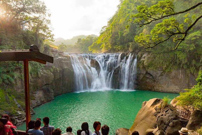 Keelung Shore: Northern Coast Tour (English Licensed Guide) - English Licensed Guide