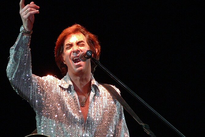 King of Diamonds: The Neil Diamond Tribute Show in Las Vegas - Performers and Musical Highlights