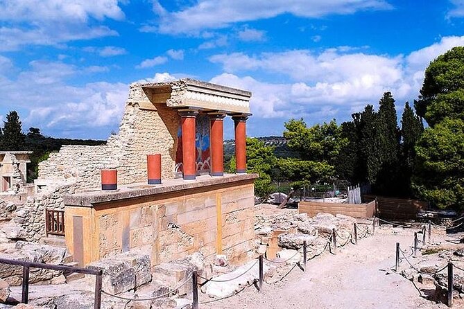 Knossos Palace & the Archaeological Museum of Heraklion (With Transfer) - Meeting and Pickup