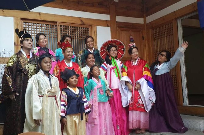 Korean Tea Ceremony and Kimchi Making Cultural Experience in Seoul - Kimchi Making Experience