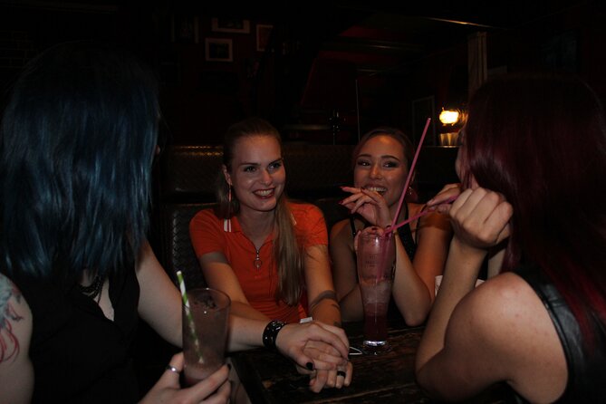 Ladies Night Party Tour in Hamburg Including Cocktail, Sparkling Wine and Shots - Alcoholic Beverages