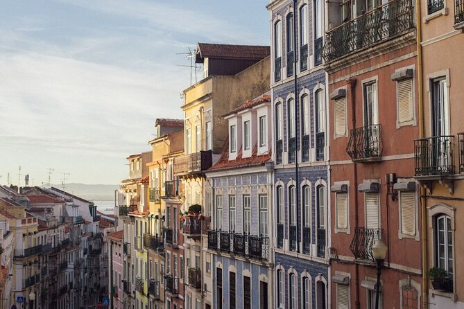 Lisbon Historic Center Private Tuk Tuk Tour 3h - Knowledgeable Guide