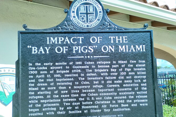 Little Havana Tour Bay of Pigs Monument Art Gallery Culture Walk - Exploring the Local Art Galleries