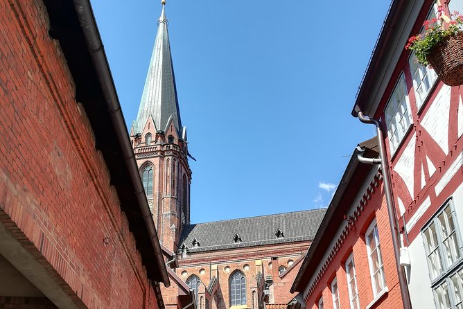 Luneburg Shore Excursion in Luxury Van - Included Services