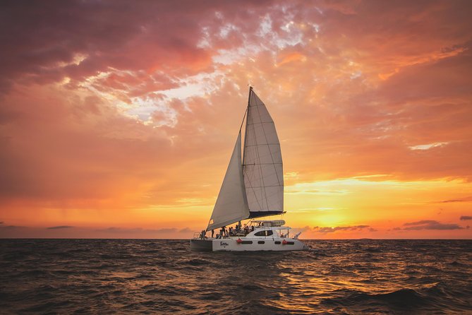 Luxury Sunset Sailing - Meeting and Pickup