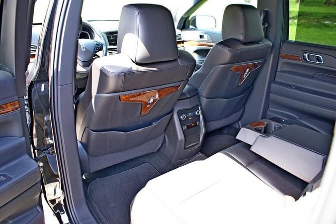 Midway Airport (Curbside) To Chicago, Luxury Private Sedan, All Inclusive - Pickup Details and Instructions