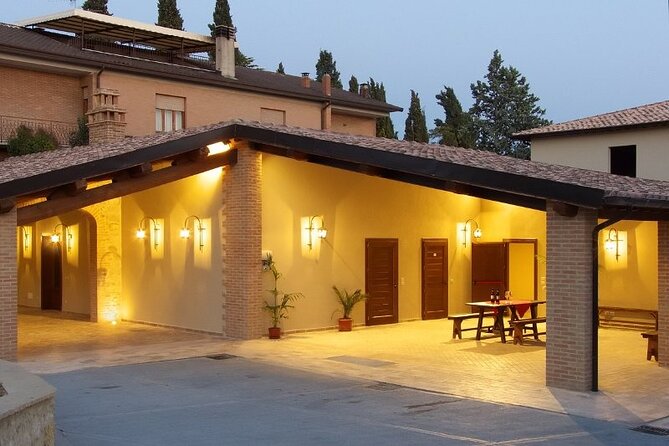 Montefalco: Winery and Oil Mill Tour in With Light Lunch - Itinerary