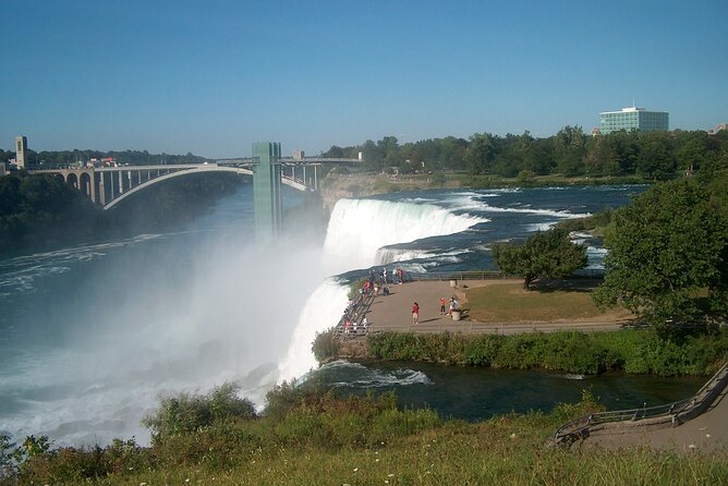 Niagara at a Glance Tour With Maid of the Mist Boat Cruise - Weather and Minimum Traveler Requirements