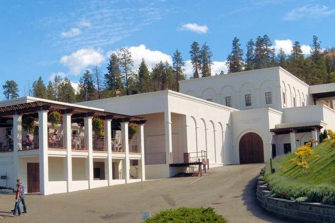 Okanagan Deluxe Wine Toasting Tour - Tour Overview
