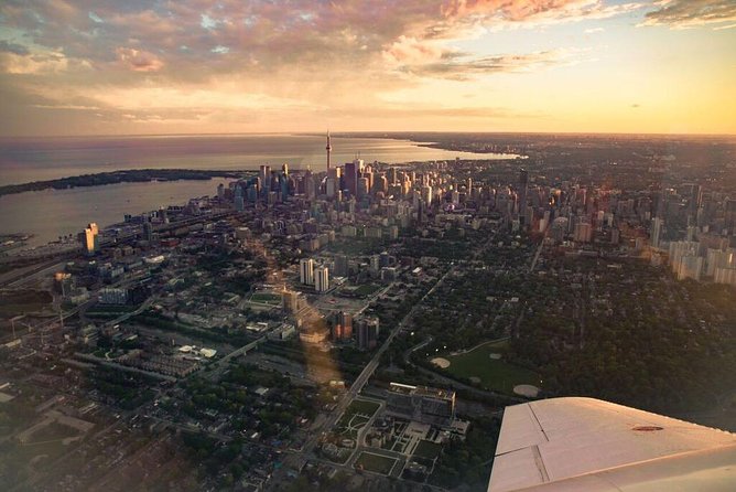 One Hour Aerial Tour of Toronto and Niagara Falls With Iflytoto - Landmarks and Views in Toronto