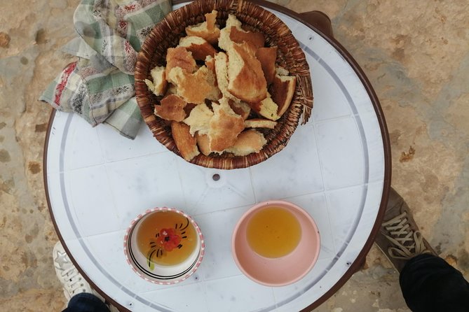 One Night Under the Tent: Tataouine - Chenini - Ksar Ghilane - Matmata - Itinerary Highlights