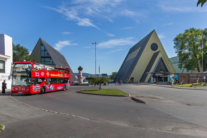 Oslo: Walking Tour Hop-on Hop-off Bus Tour - Discovering Oslos Top Landmarks on Foot