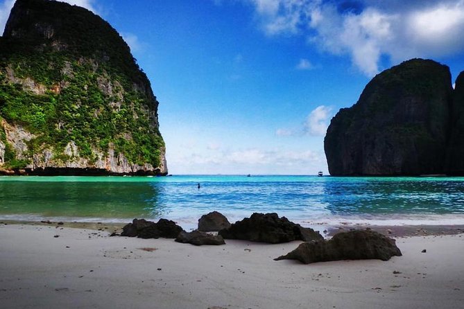Phi Phi Early Bird Premium Tour by Speed Boat With Lunch - Highlights of the Tour Itinerary