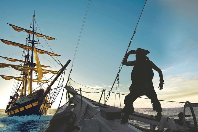 Pirate Ship Sunset Dinner and Show in Los Cabos - Sunset Views From the Water