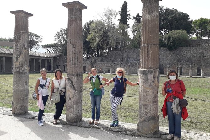 Pompeii Small-Group Half-Day Tour With Transit  - Naples - Pickup Point and Details