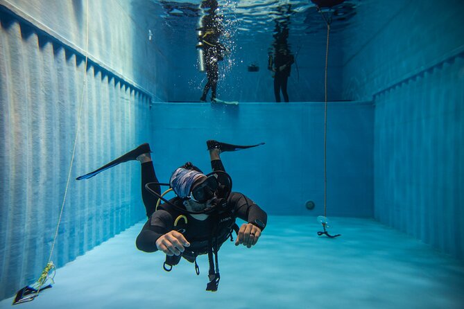 Premium Scuba Experience in Regions Largest Dive Tank - Dubai - Meeting and Pickup