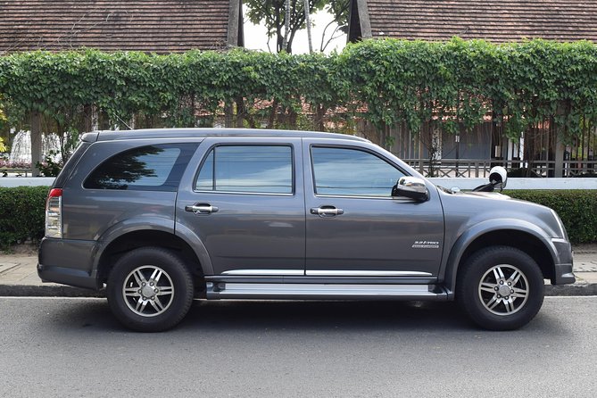 Private Car Rental With English Speaking Tour Guide 8 Hours in Chiang Mai - Meeting and Pickup