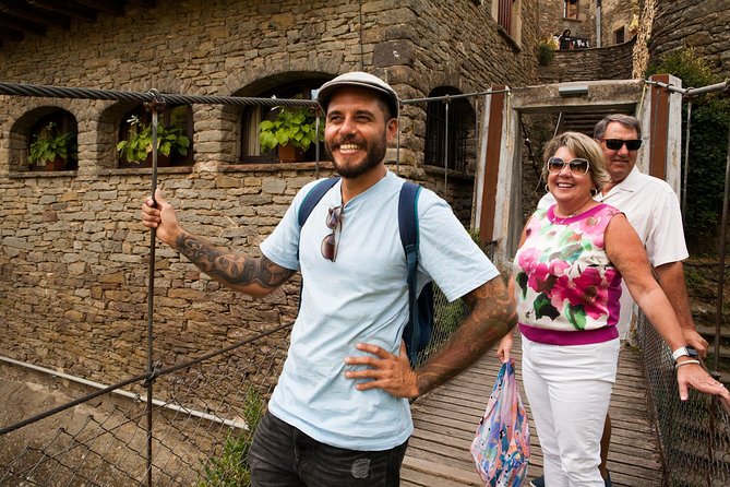 Private Full Day Trip to Medieval Villages of Catalonia Lunch Front of a Lake - Lunch by the Lakeside