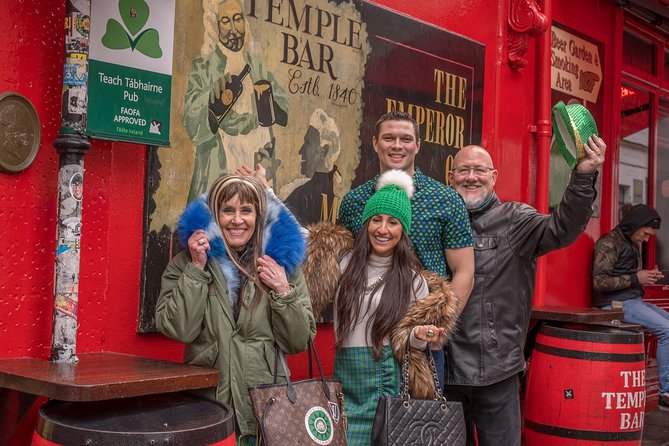 Private Fun Family Photoshoot in Dublin-Pro Photographer - Exploring Dublins Rich History and Stories