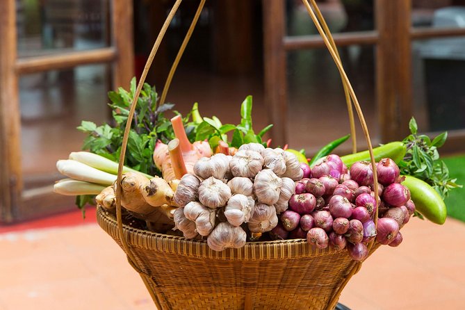 Private Garden Tour & Cooking Class in Beautiful Chiang Mai Home With Transfers - Class Details and Duration