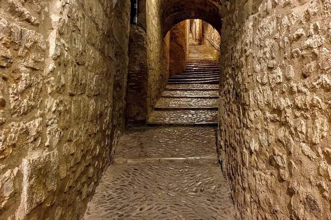 Private Girona and Besalu, Jewish History Tour From Barcelona - Exploring Medieval Neighborhoods