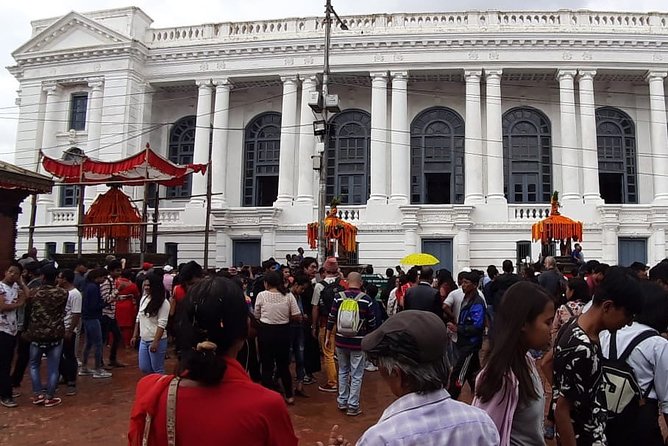 Private Guided Walking Tour in Kathmandu Durbar Square - Meeting and Pickup Information