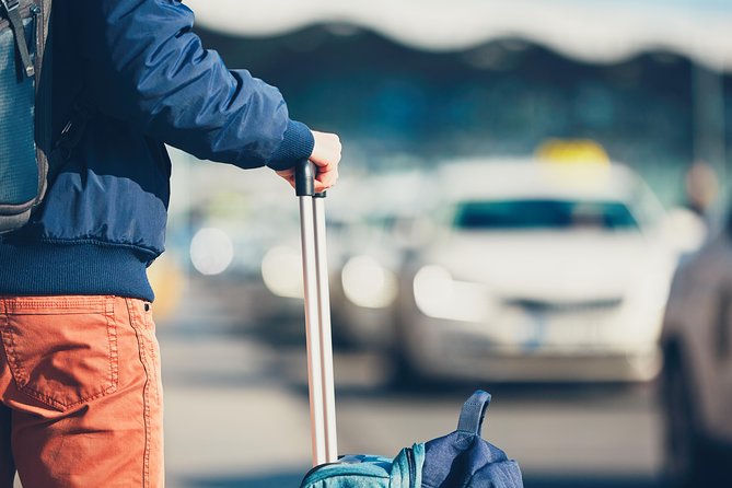 Private Keflavik Airport Transfer (One Way) - Inclusions and Meeting Points
