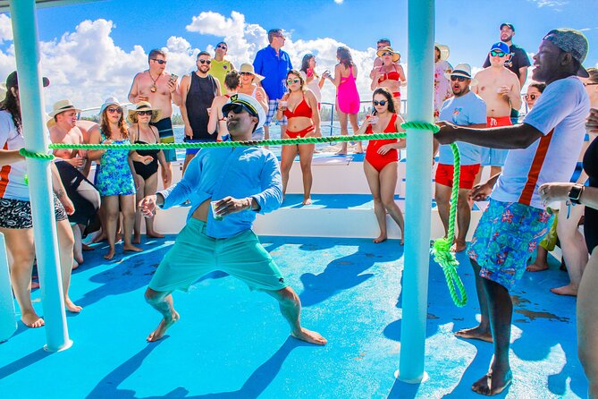 Private Luxury Party Boat With Slide - Common Questions
