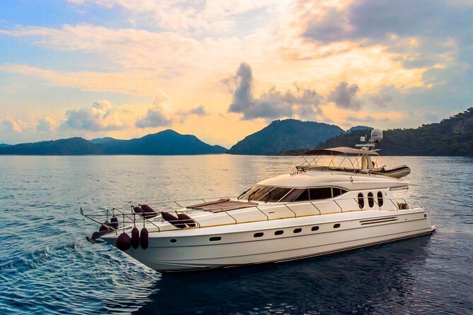 Private Luxury Yacht Cruise on Bosphorus - Iconic Attractions on the Bosphorus Strait