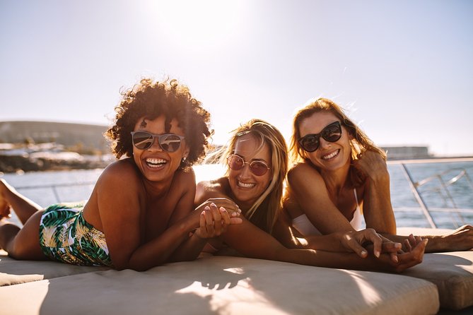 Private Luxury Yacht Tour With Lunch and Drinks - Reviews