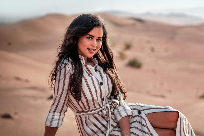 Private Photo Session With a Local Photographer in Dubai - Selecting Date and Travelers