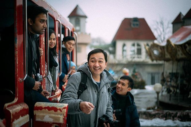 Private Photo Session With a Local Photographer in Seoul - Selecting Date and Travelers