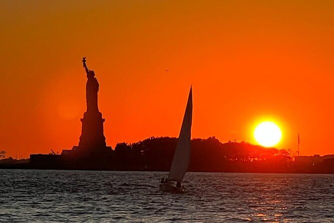 Private Sail Around New York City and The Statue of Liberty - Whats Included