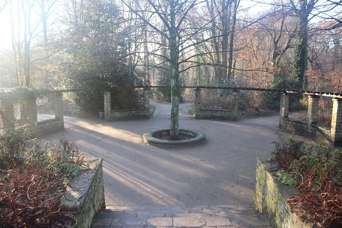 Private Scavenger Hunt Around the Berge Castle in Gelsenkirchen - Questions and Help Center