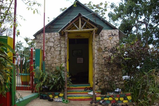 Private Tour Ocho Rios or Runaway Bay To 9 Mile Bob Marley Birth & Resting Place - Tour Experience