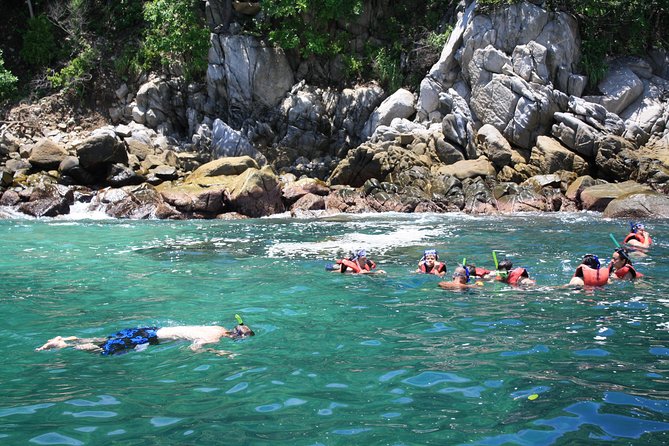 Private Tour Seven Bays, Huatulco HT - Language Options and Cancellation Policy