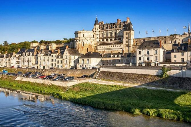 Private Transfer From Bayeux to Amboise - up to 7 People - Inclusions