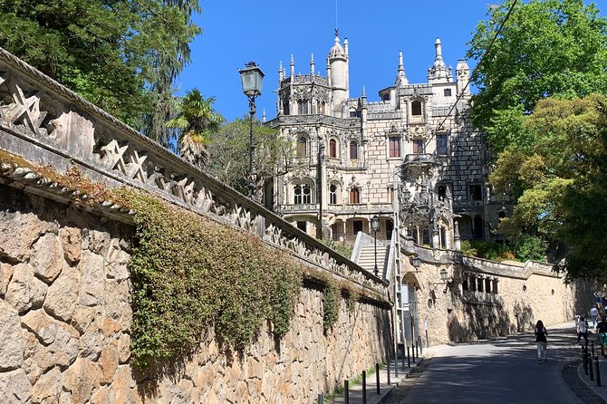 Quinta Da Regaleira and Sintra Visit Half Day Private Tour - Lack of Knowledge and Information