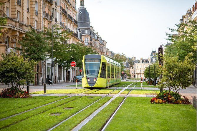 Reims Scavenger Hunt and Best Landmarks Self-Guided Tour - App Navigation Tour