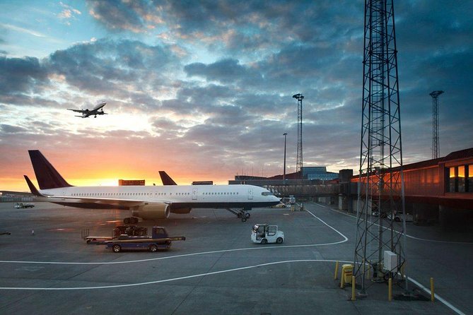 Reykjavik Area to Keflavik Private Luxury Airport Transfer - Overview and Inclusions