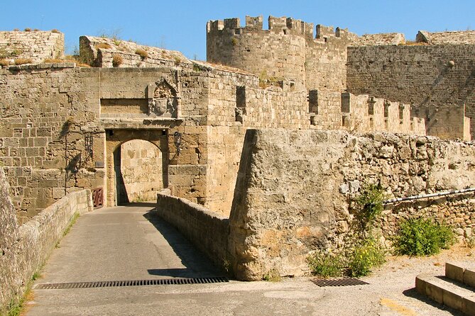 Rhodes by Night With Dinner and Boat Cruise - Laterna - Captivating Night Views of Rhodes