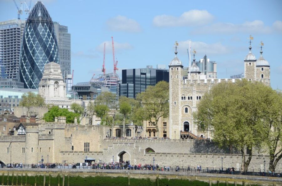 Royal London Private Full-Day Sightseeing Tour by Black Taxi - Good To Know