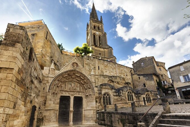 Saint-Émilion : Private Walking Tour & Magnificent Views - Private Walking Tour Details