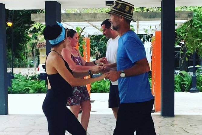 Salsa Dance Class - San Juan, PR - Details of the Dance Class