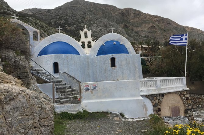 Santorini Private Sightseeing Tour With Local Guide - Santorinis Steep and Narrow Roads
